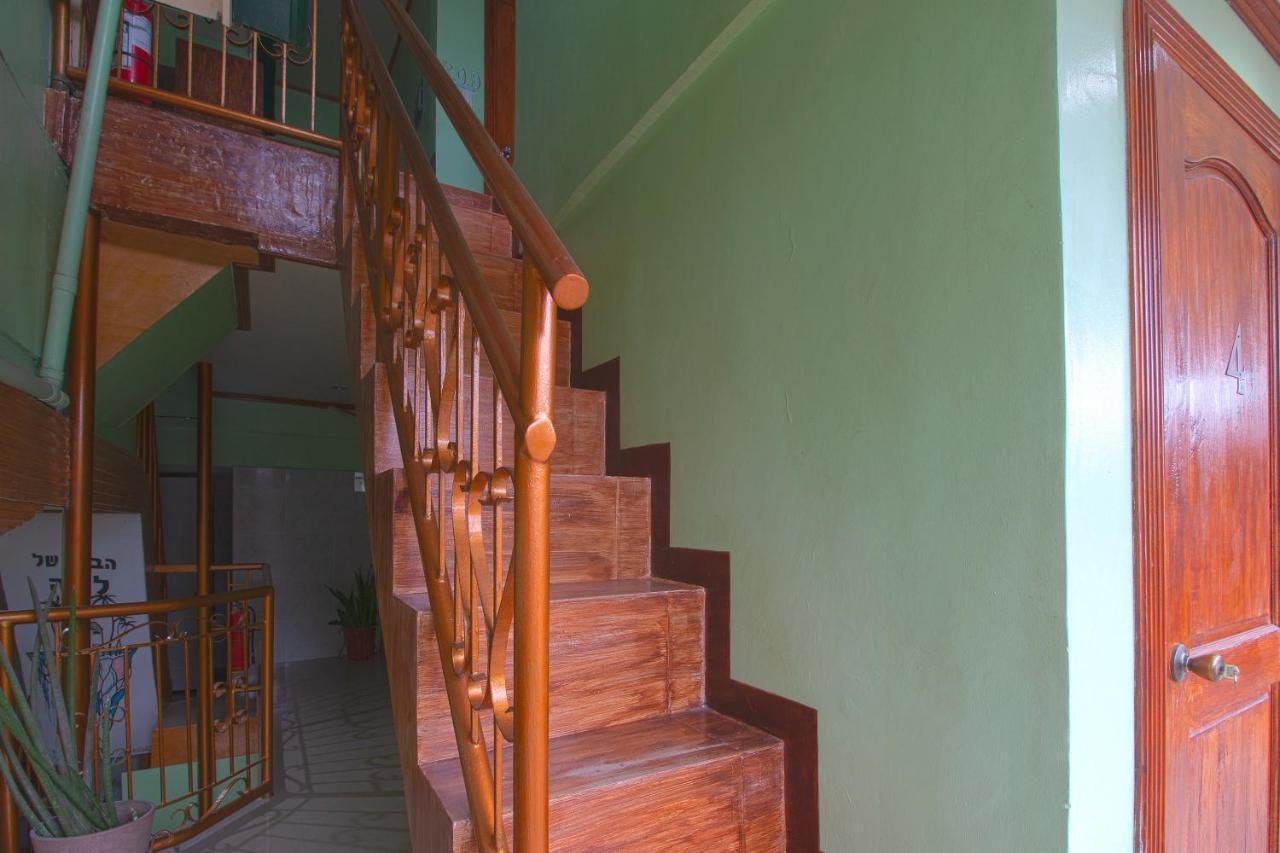 Oyo 788 Lisa'S Guesthouse 몰볼 외부 사진